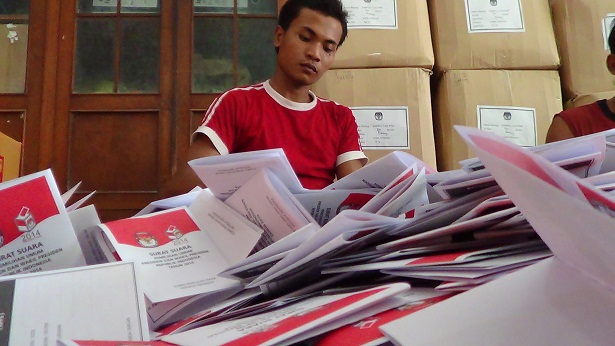 387.878 Surat Suara Pilpres Dilipat